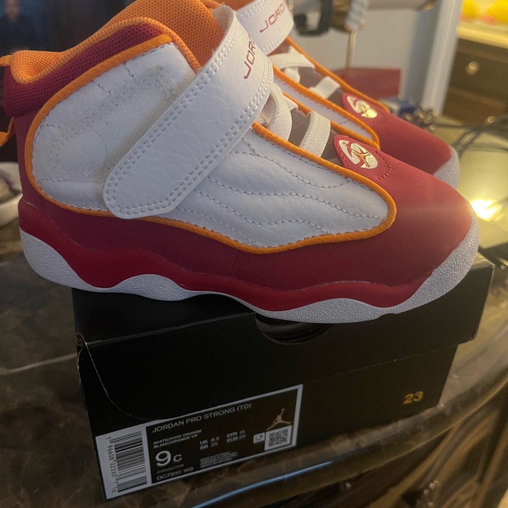 Jordan Pro Strong toddler sneakers